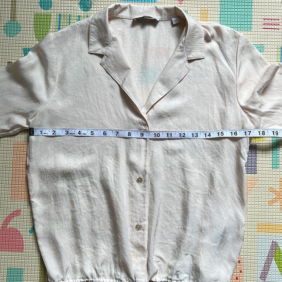 Vince Silk Blouse with Bottom Adjustable Tied Waist Hem 2 Ivory - Picture 8 of 8